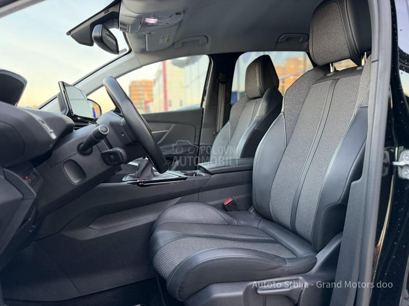 Peugeot 3008 1.2 PureTech ALLURE
