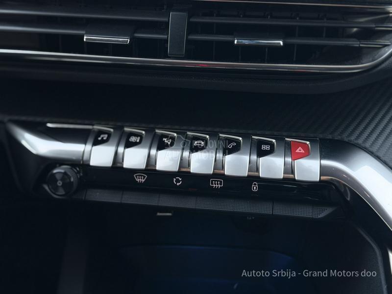 Peugeot 3008 1.2 PureTech ALLURE