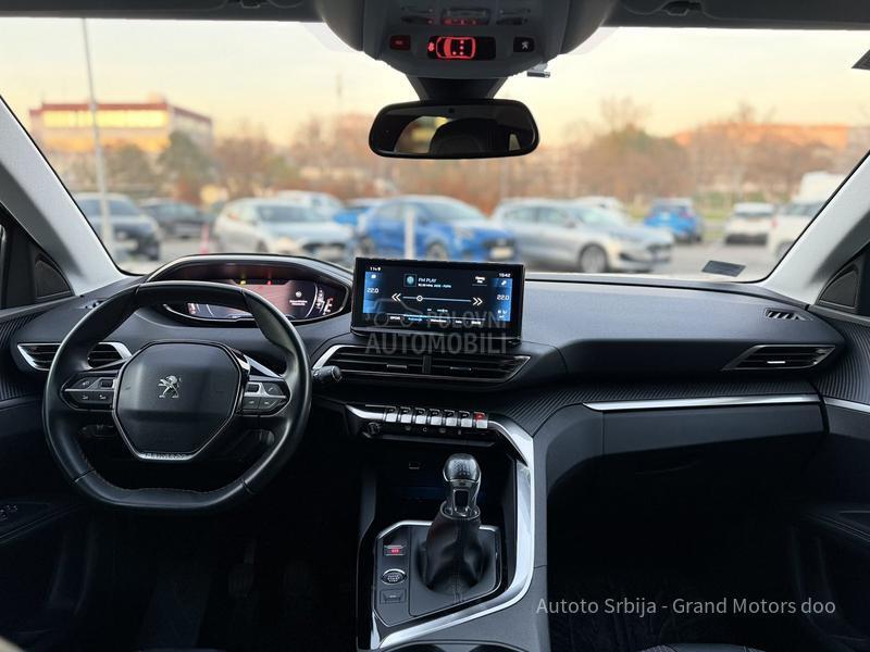 Peugeot 3008 1.2 PureTech ALLURE