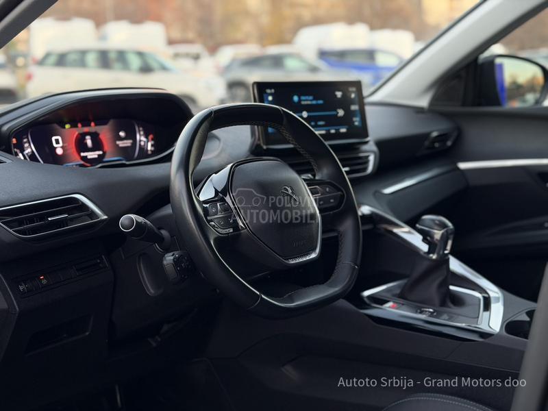 Peugeot 3008 1.2 PureTech ALLURE