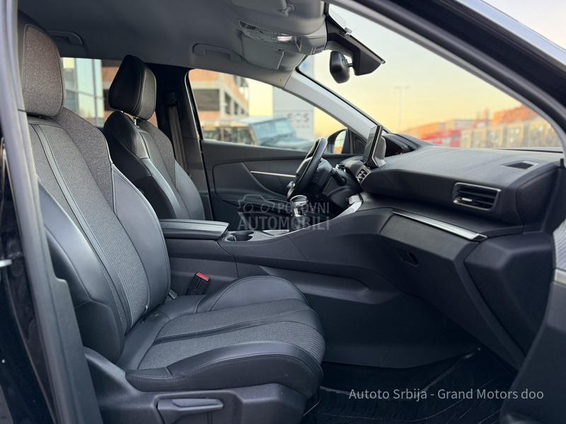 Peugeot 3008 1.2 PureTech ALLURE