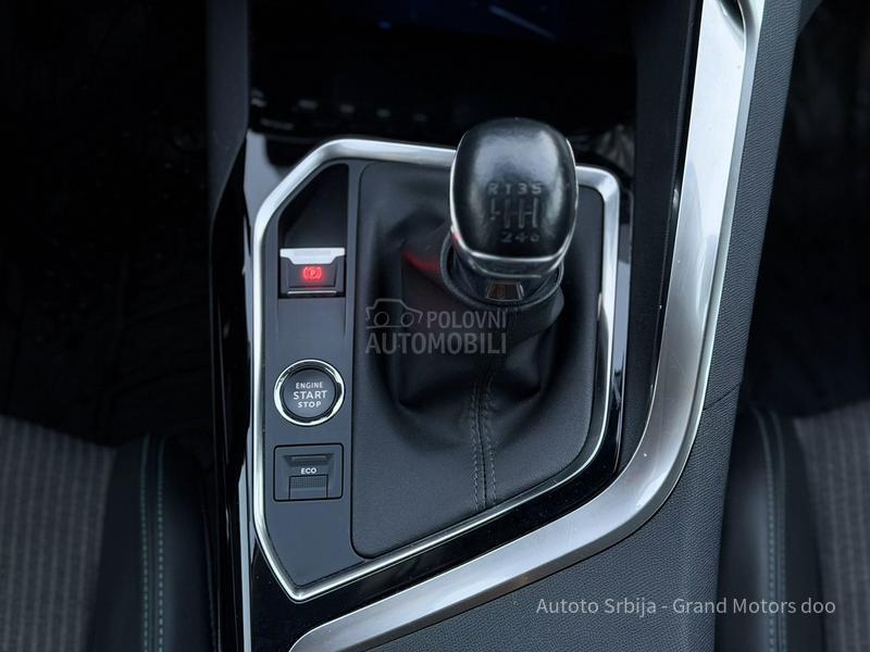 Peugeot 3008 1.2 PureTech ALLURE