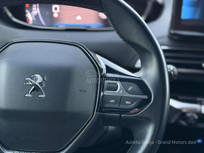 Peugeot 3008 1.2 PureTech ALLURE