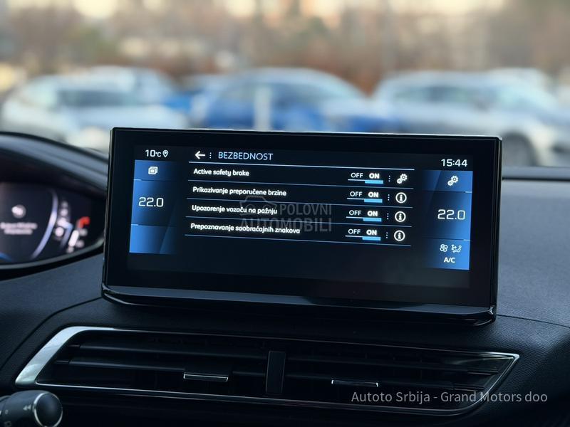 Peugeot 3008 1.2 PureTech ALLURE