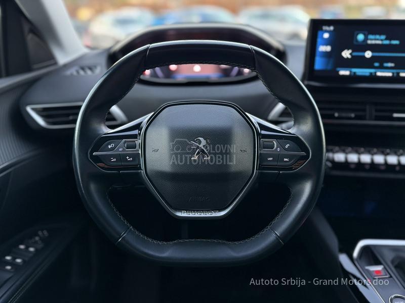 Peugeot 3008 1.2 PureTech ALLURE