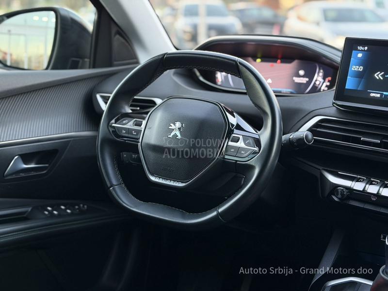 Peugeot 3008 1.2 PureTech ALLURE