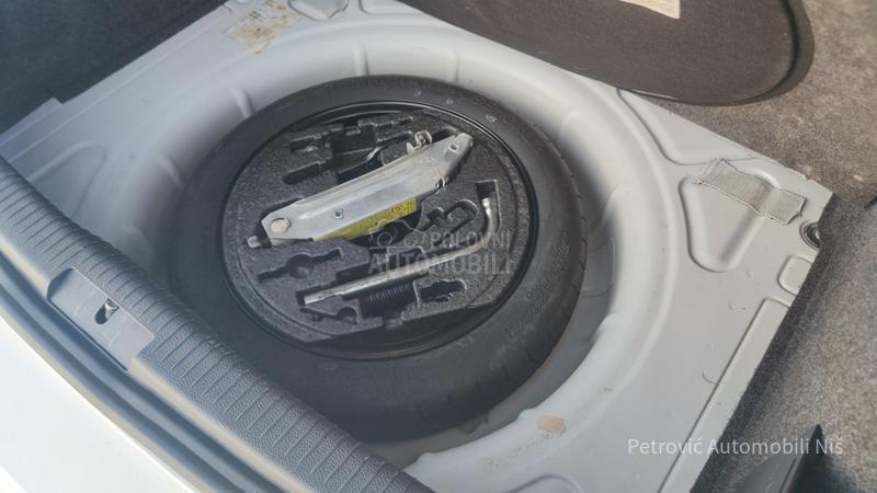 Volkswagen Golf 6 1.6 TDi //HIGHLINE//