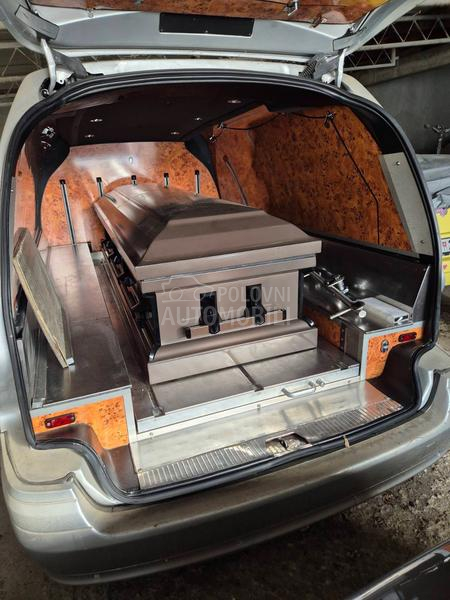 Mercedes Benz E 220 POGREBNO