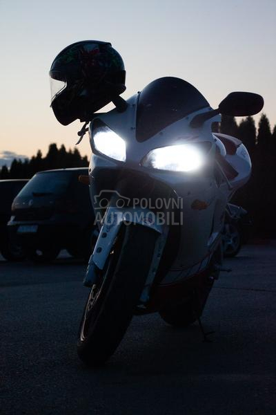Yamaha R1