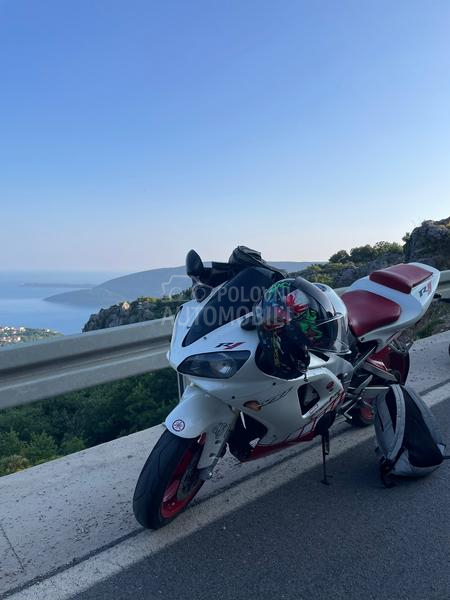 Yamaha R1