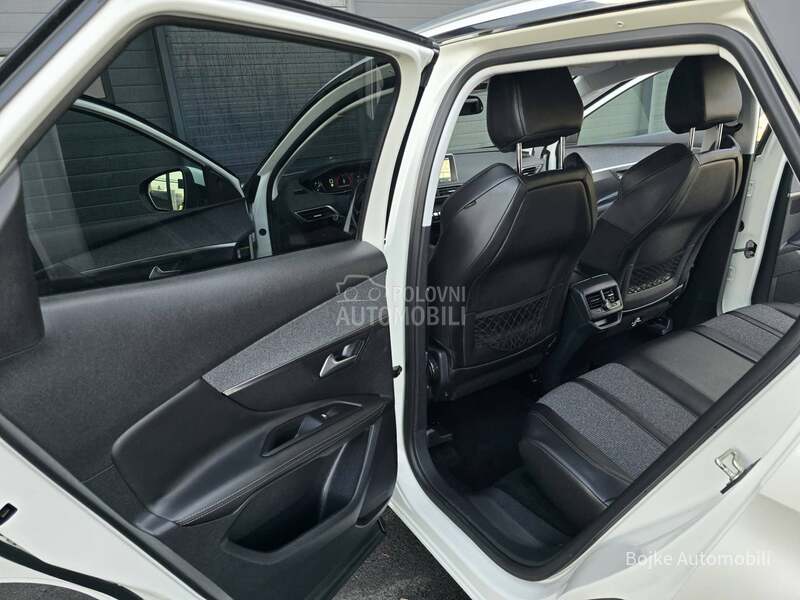 Peugeot 3008 1.6 HDI ALLURE