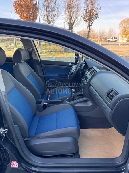 Volkswagen Golf 5 1.4B