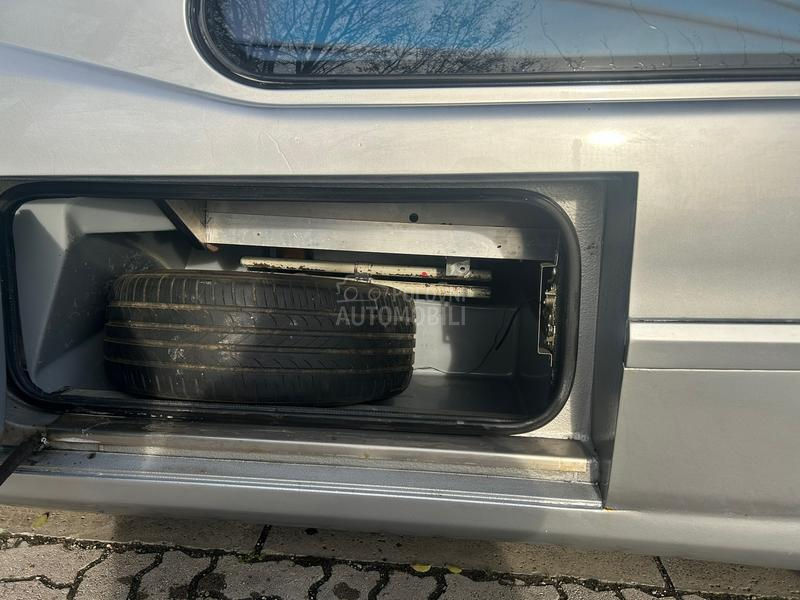 Mercedes Benz E 220 pogrebno