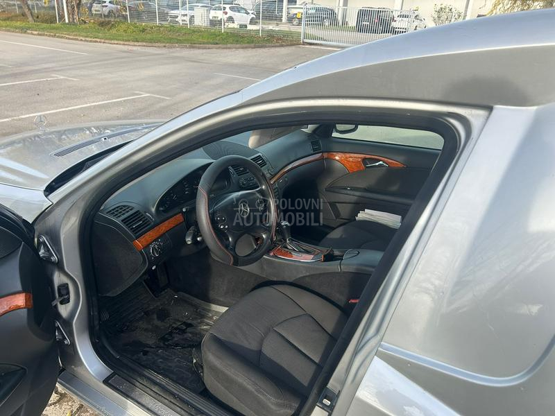 Mercedes Benz E 220 pogrebno