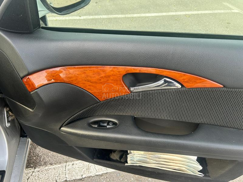 Mercedes Benz E 220 pogrebno