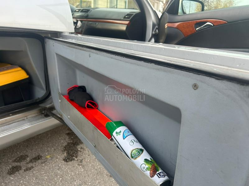 Mercedes Benz E 220 pogrebno