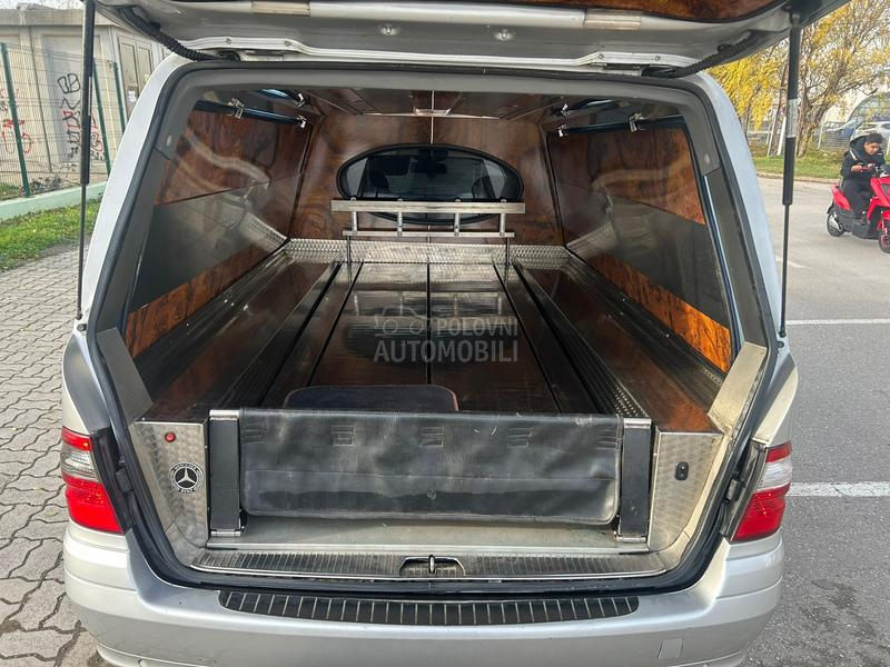 Mercedes Benz E 220 pogrebno