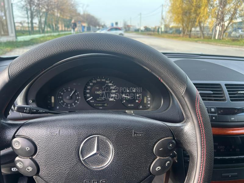 Mercedes Benz E 220 pogrebno