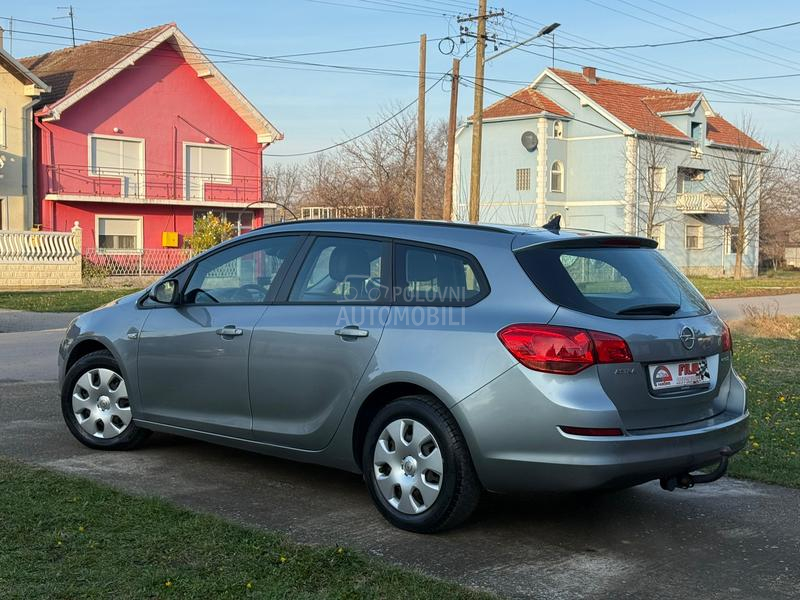 Opel Astra J 1.4 NA.VI