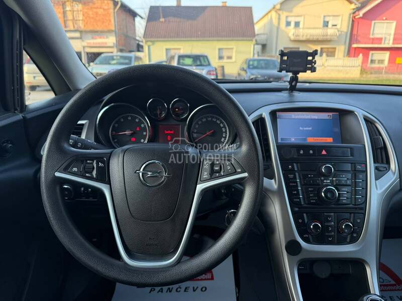 Opel Astra J 1.4 NA.VI