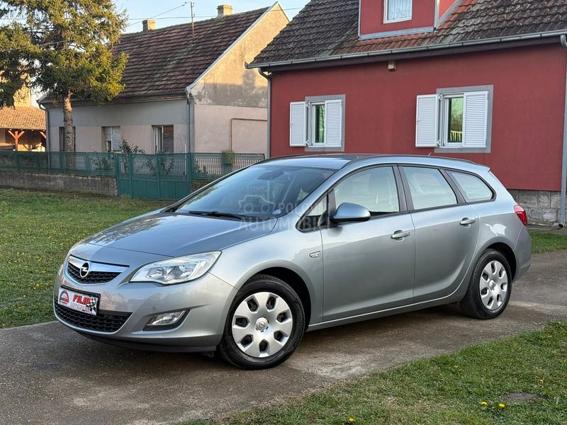 Opel Astra J 1.4 NA.VI