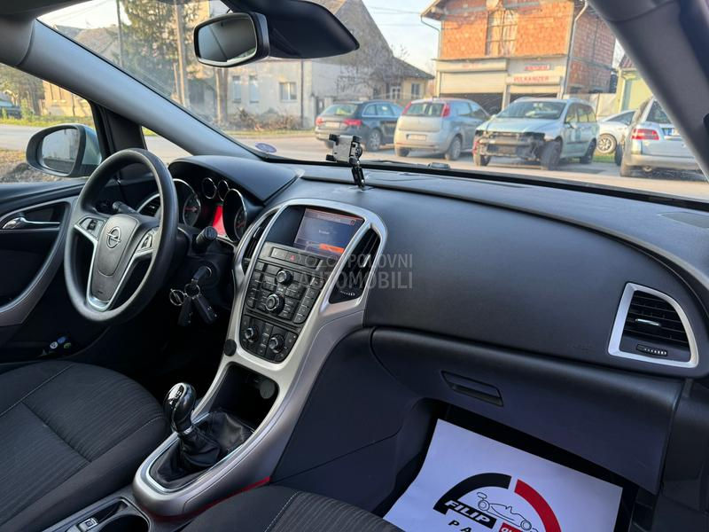 Opel Astra J 1.4 NA.VI