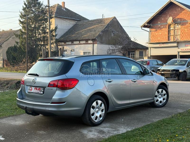 Opel Astra J 1.4 NA.VI
