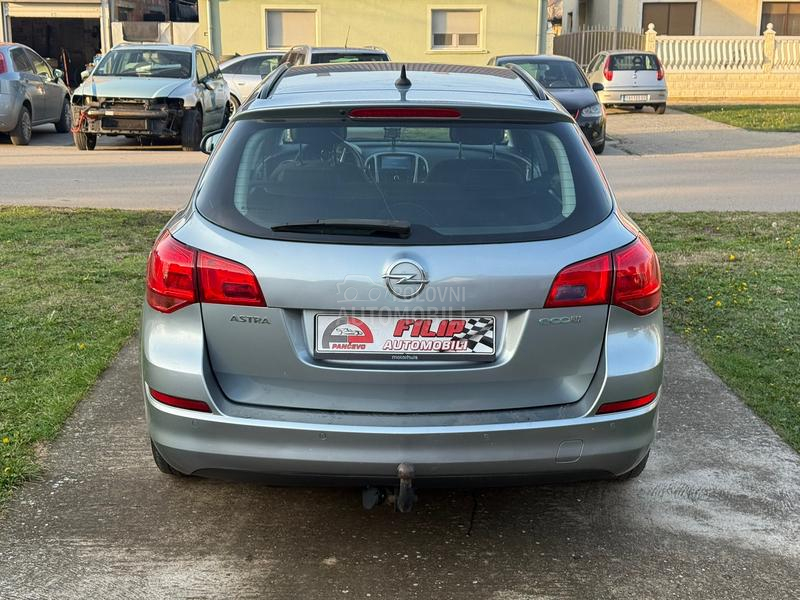 Opel Astra J 1.4 NA.VI