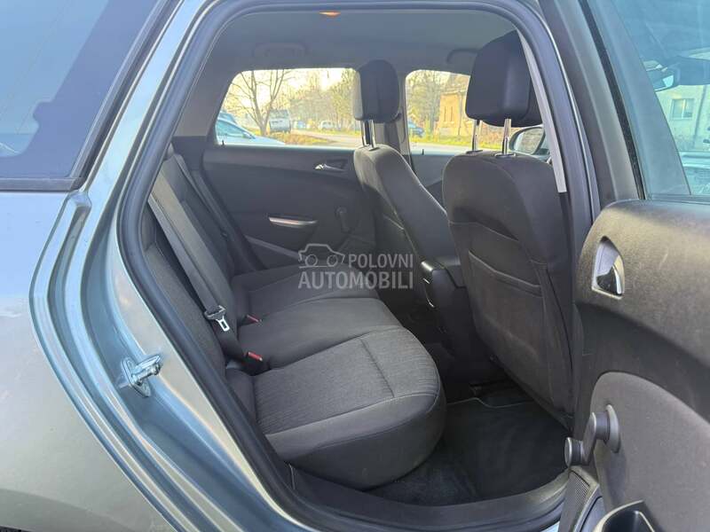 Opel Astra J 1.4 NA.VI