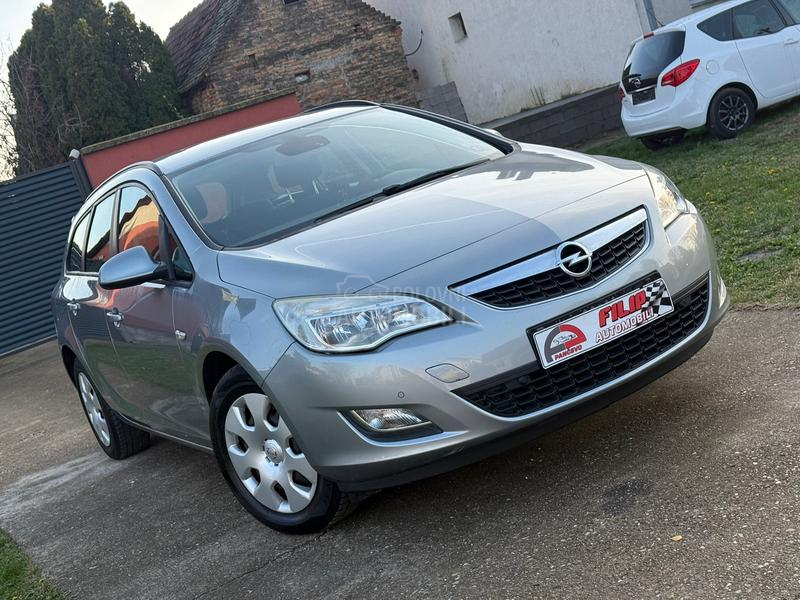 Opel Astra J 1.4 NA.VI