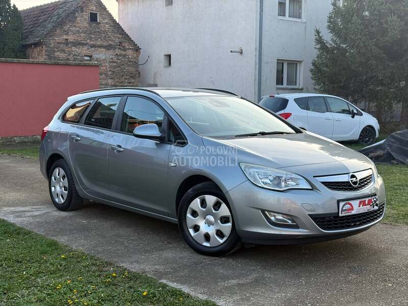 Opel Astra J 1.4 NA.VI