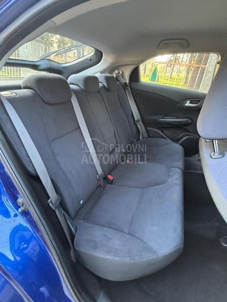 Honda Civic 1.8 i -VTEK SPORT