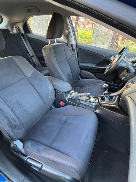 Honda Civic 1.8 i -VTEK SPORT