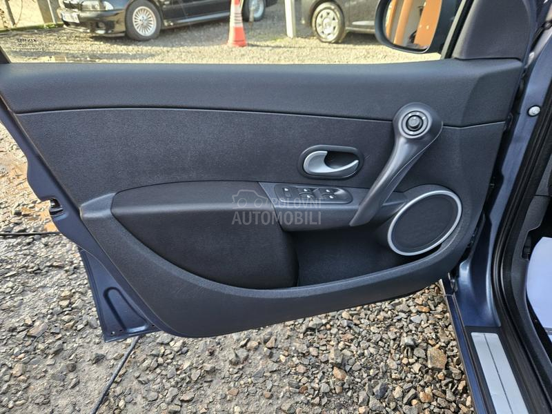 Renault Clio 1.2 16V NAV TOOP