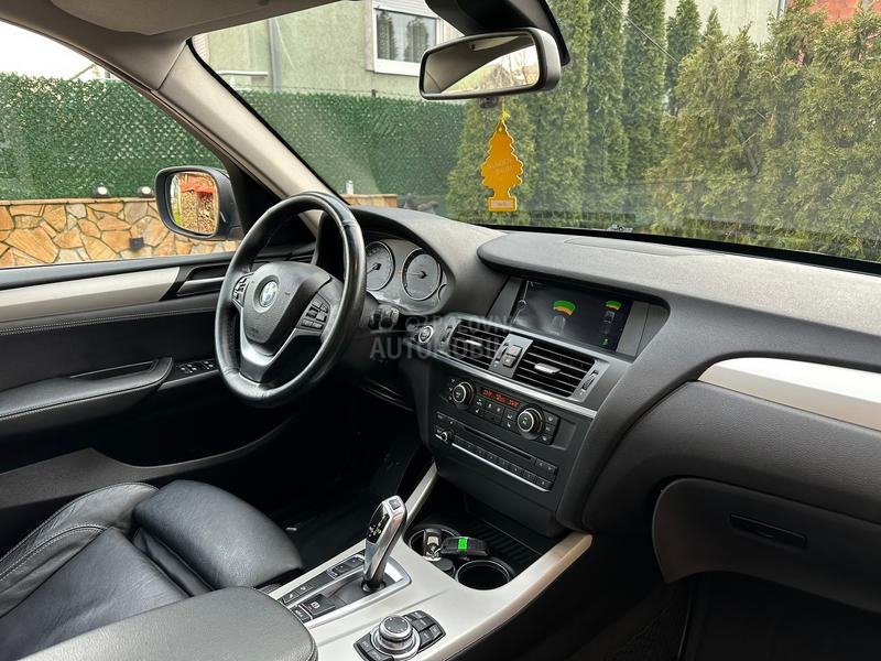 BMW X3 2.0XDRIVE/PANO/LED