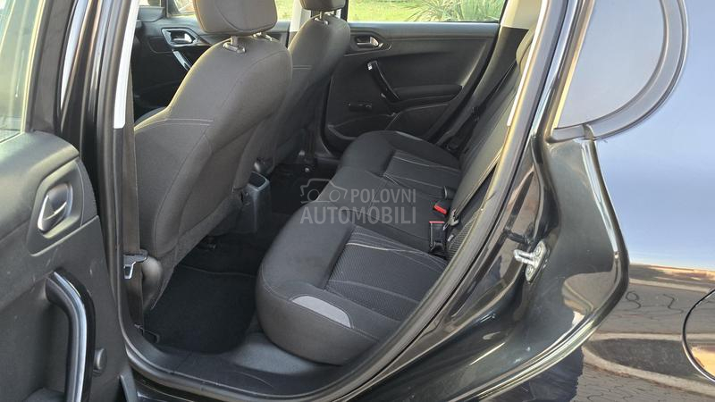 Peugeot 208 1.4 hdi AUTOM