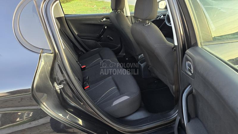 Peugeot 208 1.4 hdi AUTOM