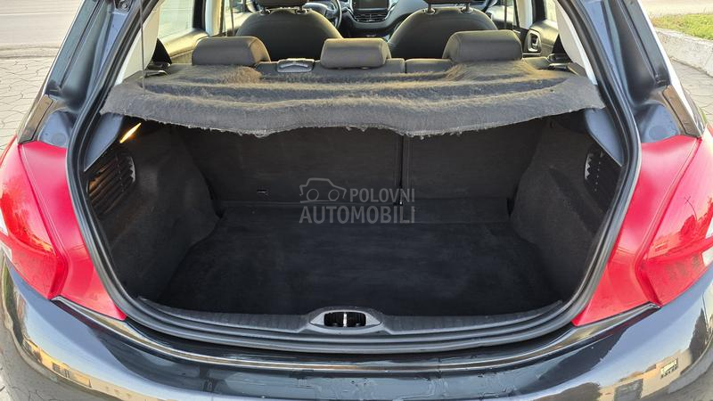 Peugeot 208 1.4 hdi AUTOM