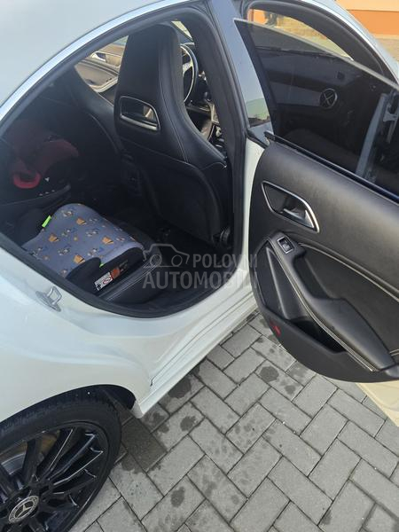 Mercedes Benz CLA 200 