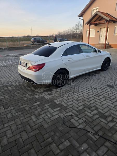 Mercedes Benz CLA 200 