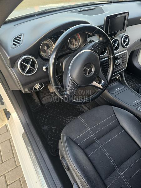 Mercedes Benz CLA 200 