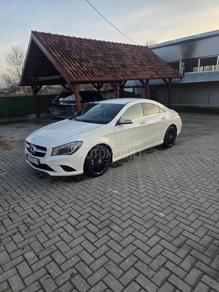 Mercedes Benz CLA 200 