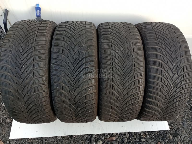 Semperit 235/55 R17 Zimska