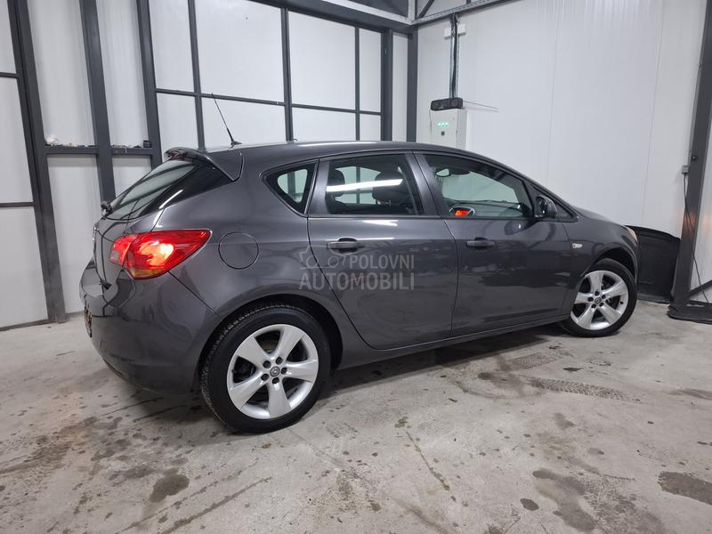 Opel Astra J 1.4