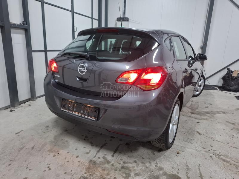 Opel Astra J 1.4