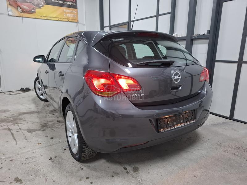 Opel Astra J 1.4