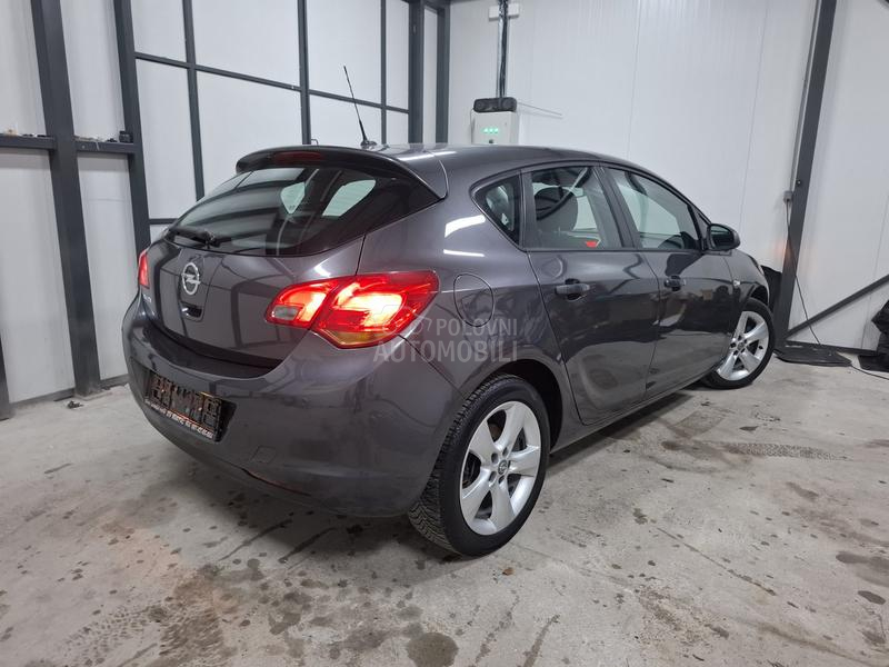 Opel Astra J 1.4