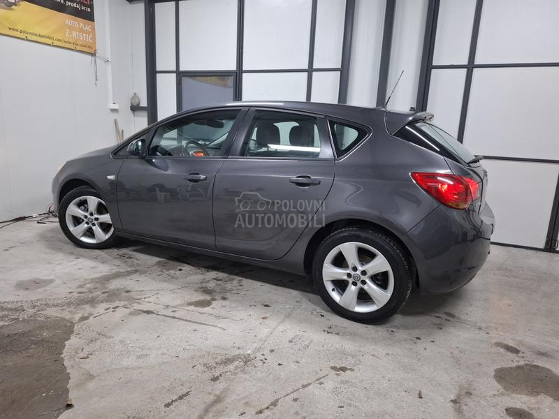 Opel Astra J 1.4