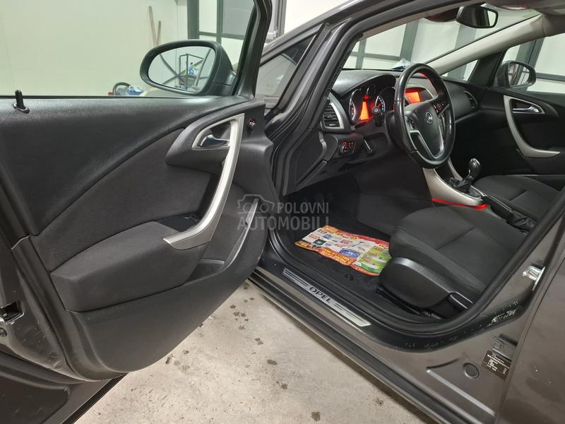 Opel Astra J 1.4