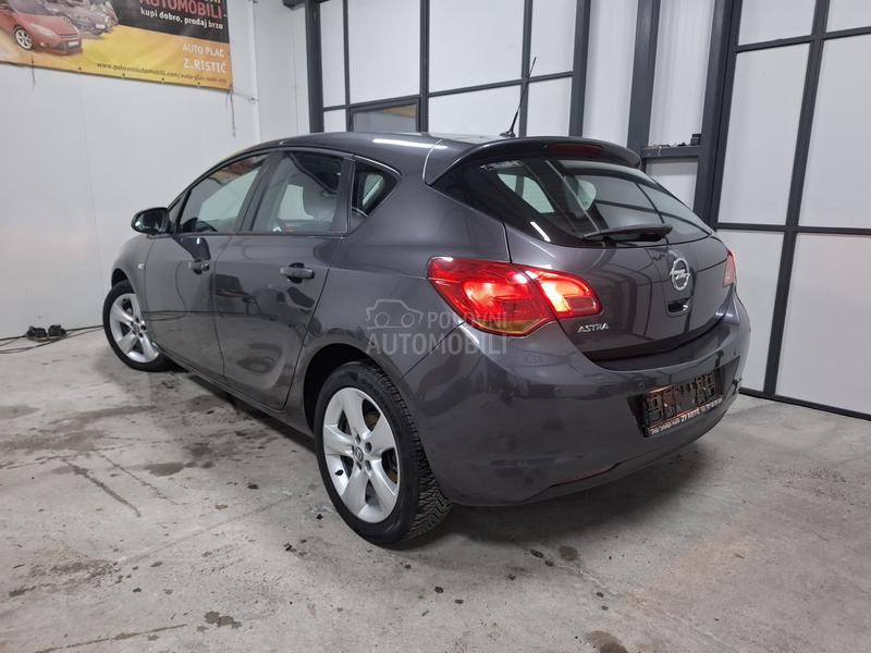 Opel Astra J 1.4